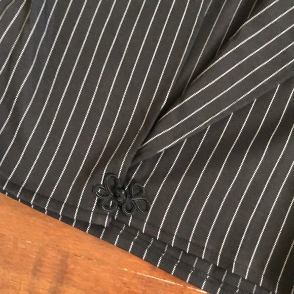 Amazing dark blue pinstripe cropped jacket - Picture 2 of 5